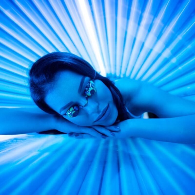 Las cabinas de rayos UVA triplican el riesgo de melanoma y pueden causar daños importantes en el ADN