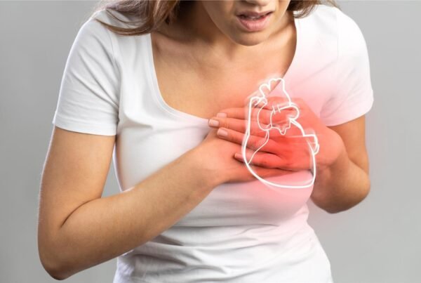 Experto señala a la fatiga extrema como síntoma poco conocido del infarto en mujeres que puede retrasar su diagnóstico Experto señala a la fatiga extrema como síntoma poco conocido del infarto en mujeres que puede retrasar su diagnóstico