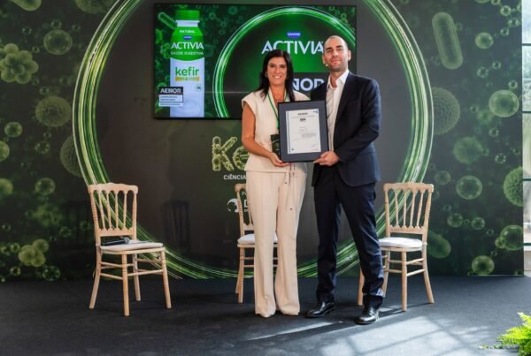 Empresas.- Kéfir Activia extiende a Portugal la certificación de Aenor para reforzar su compromiso con la autenticidad Empresas.- Kéfir Activia extiende a Portugal la certificación de Aenor para reforzar su compromiso con la autenticidad